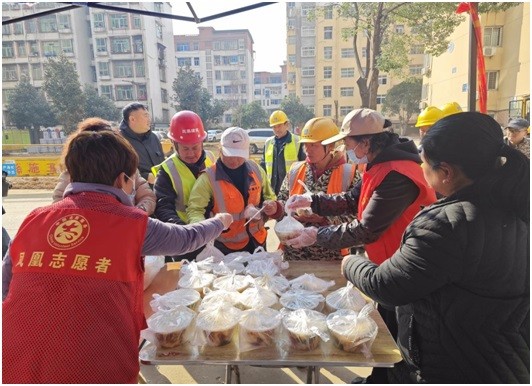 鄂州市鄂城區(qū)江城社區(qū)僑胞之家開展冬至暖僑心 幸福同心圓主題活動(dòng)